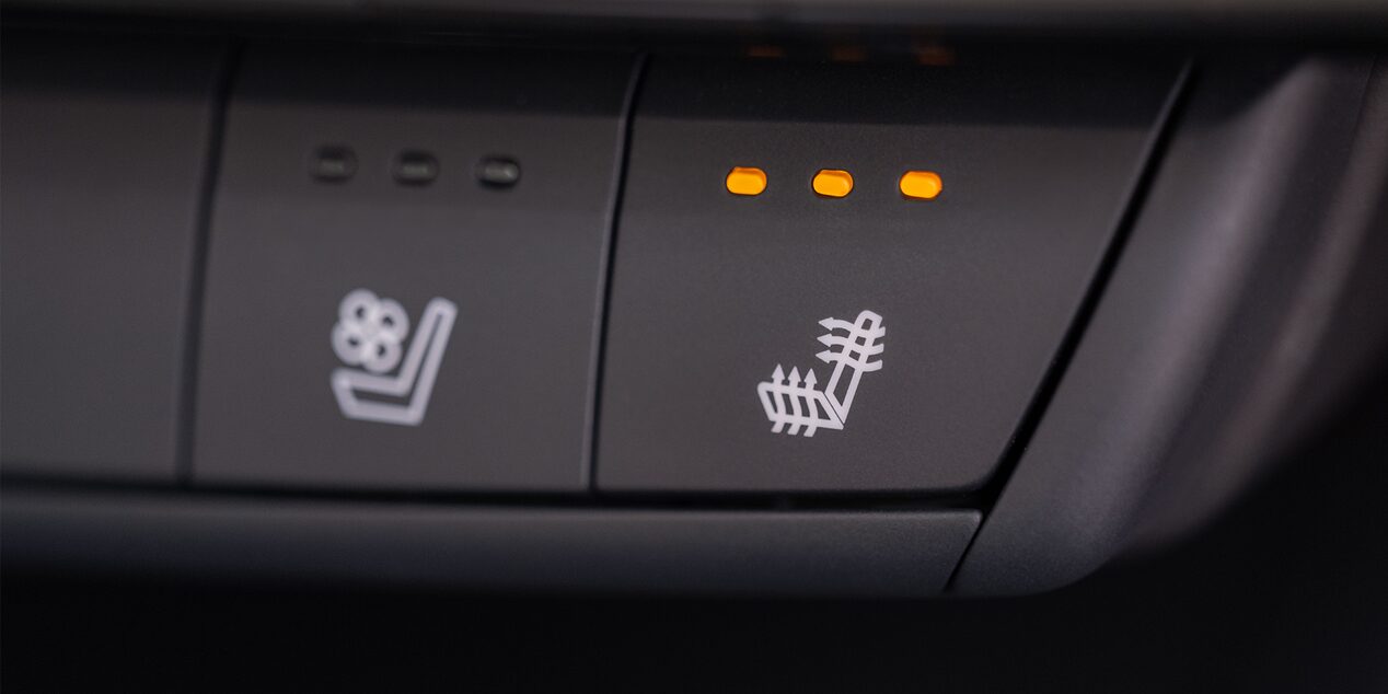 XT4 seat warmer button