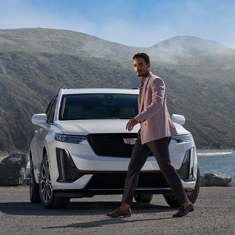 XT6 in-page grid exterior white