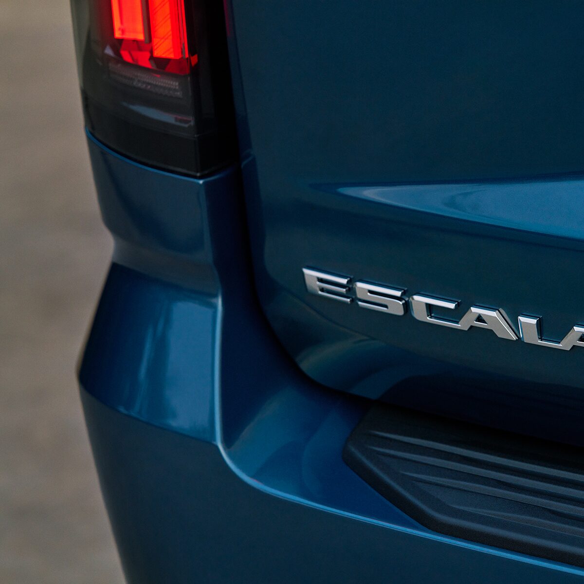 Escalade rear badge