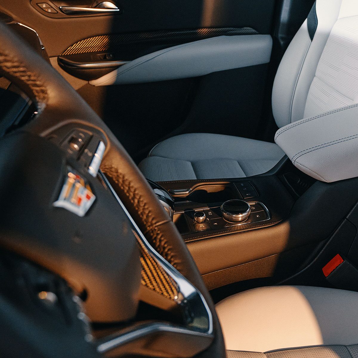 XT4 in-page grid interior details