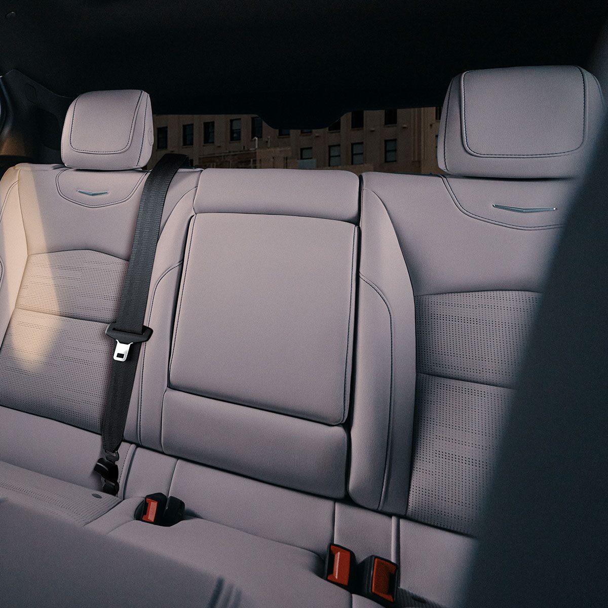 XT4 in-page grid interior seat