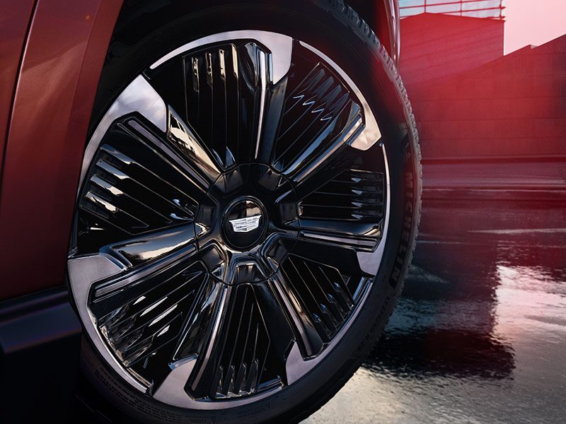 Escalade IQ exterior 24 wheels