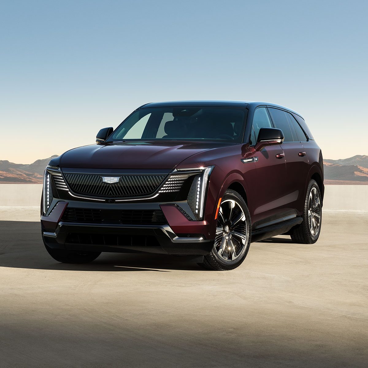 Escalade IQ gallery all exterior front drivers side