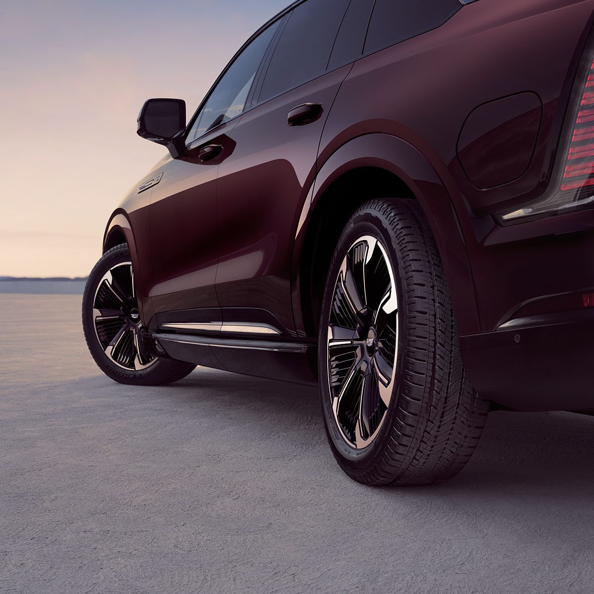 Escalade IQ gallery exterior drivers side wheels