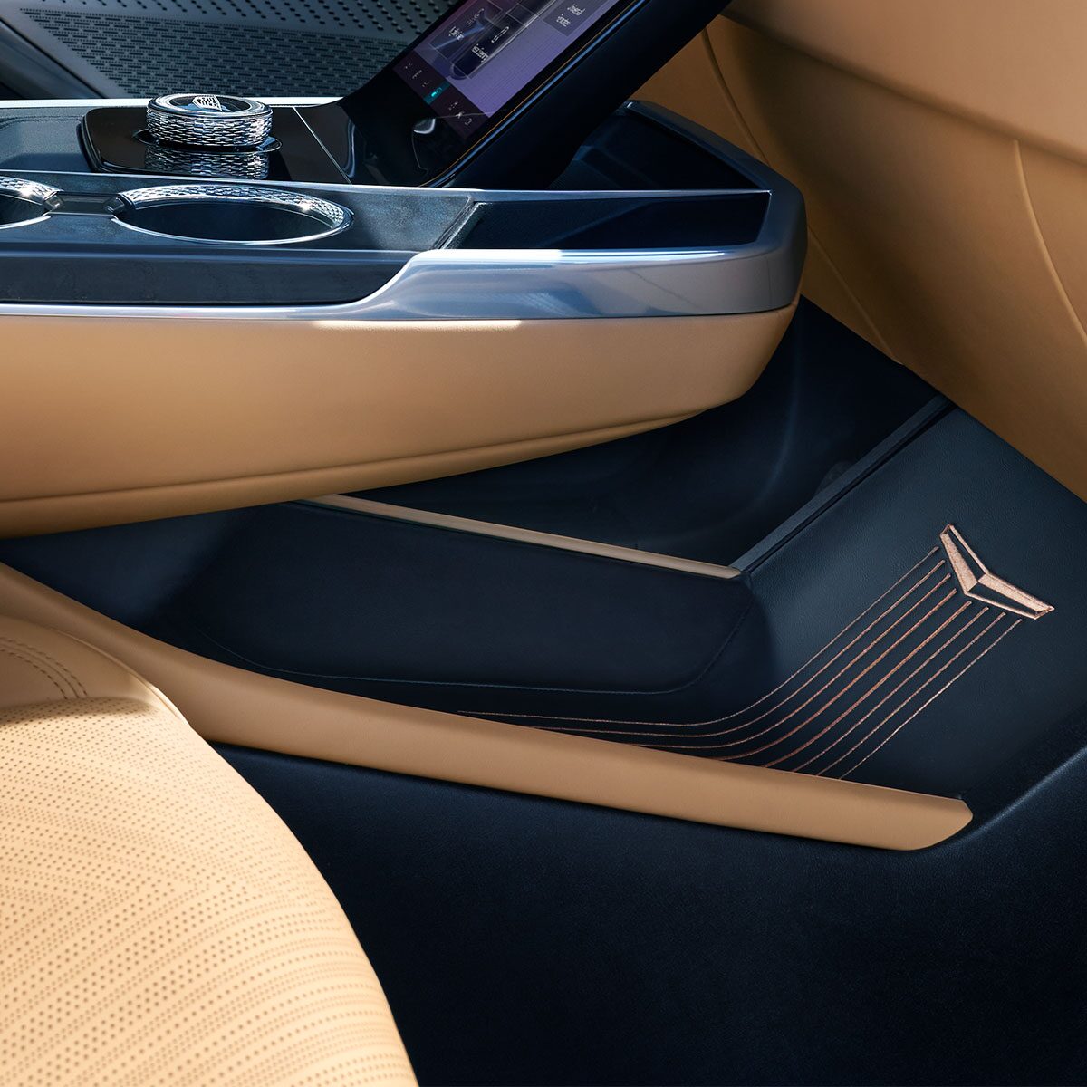 Escalade IQ gallery interior center console