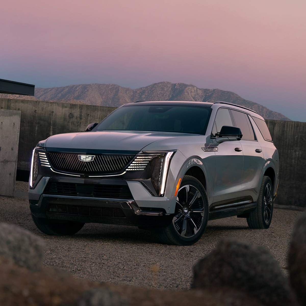 Escalade IQL exterior driver side front