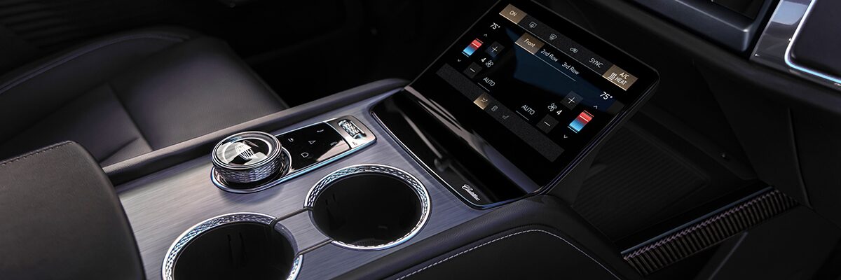 Vistiq interior cupholders