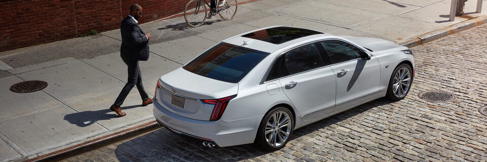 escalade masthaead outdoor side view