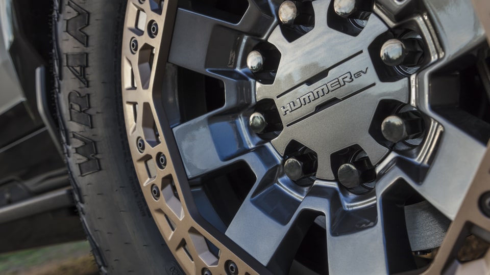 2023-gmc-hummer-ev-features-iconic-h-6