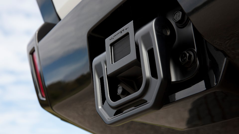 2023-gmc-hummer-ev-features-integrated-recovery-2