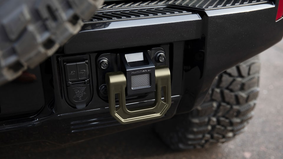 2023-gmc-hummer-ev-features-integrated-recovery-3
