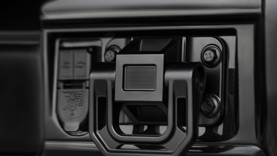 2023-gmc-hummer-ev-features-integrated-recovery-4