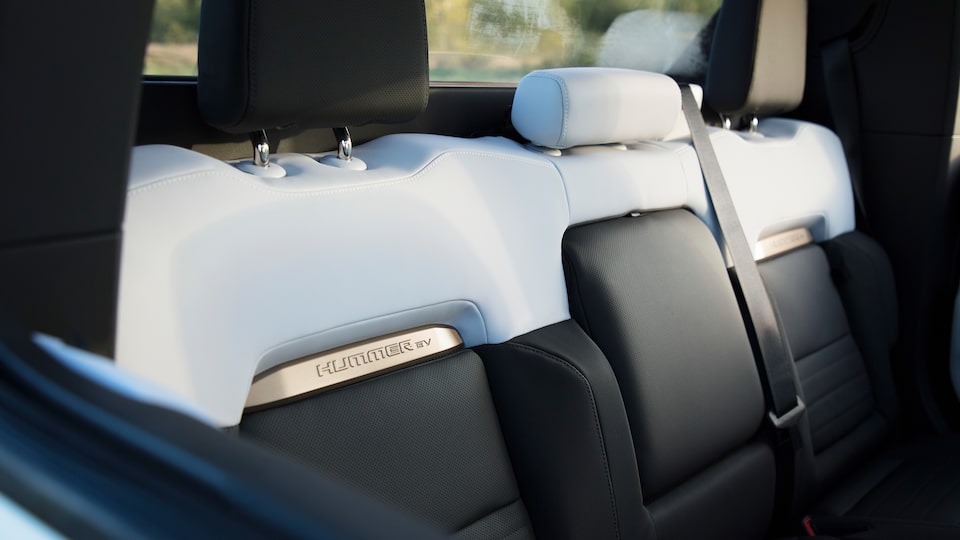 2023-gmc-hummer-ev-features-lunar-horizon-3