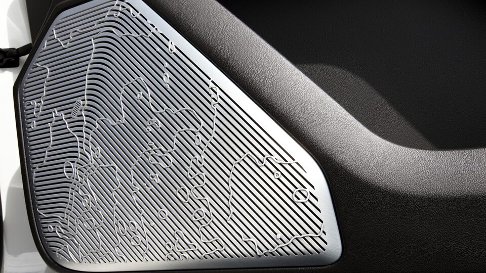 2023-hummer-ev-boss-audio-system