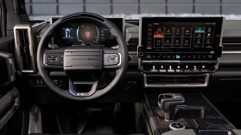 2023-hummer-ev-high-def-screens