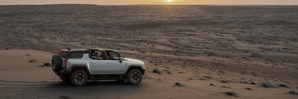 2023-hummer-ev-infinity-roof