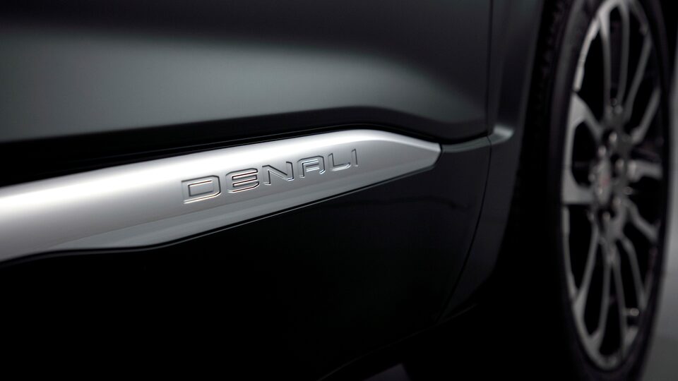 2023-acadia-exclusive-badging