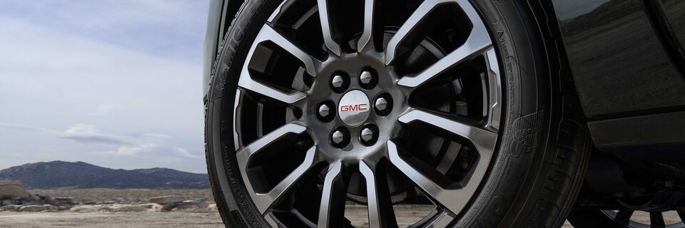 2023-acadia-ultra-bright-aluminum-wheels