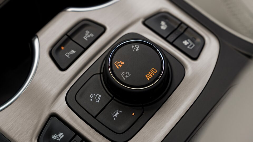 2023-awd-traction-select