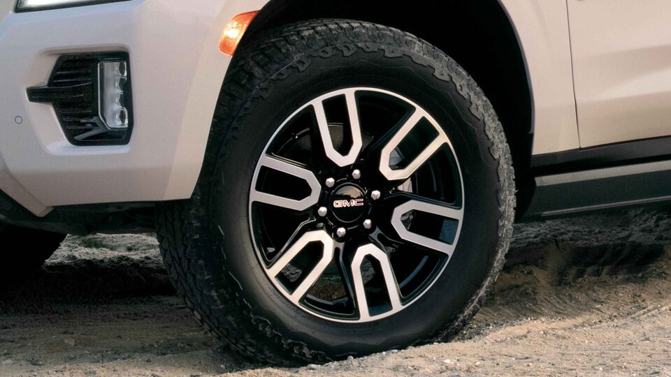 2023-yukon-at4-premium-wheel-options