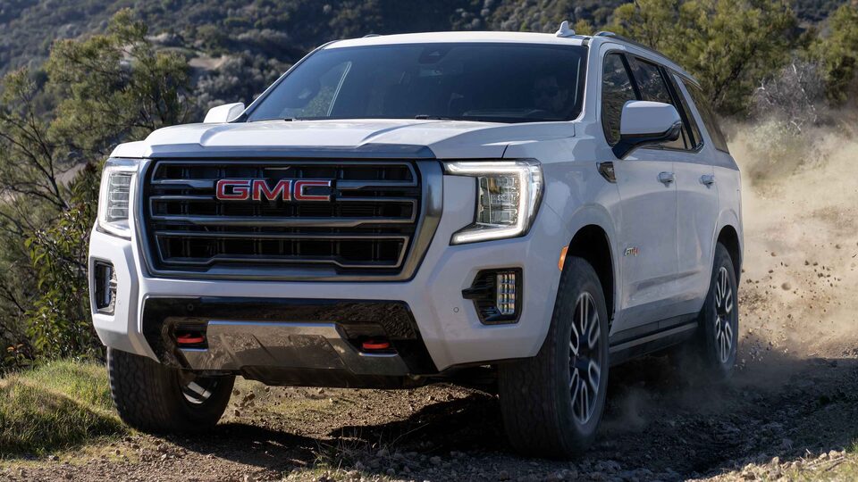 2023-yukon-at4-exterior-3200x1800