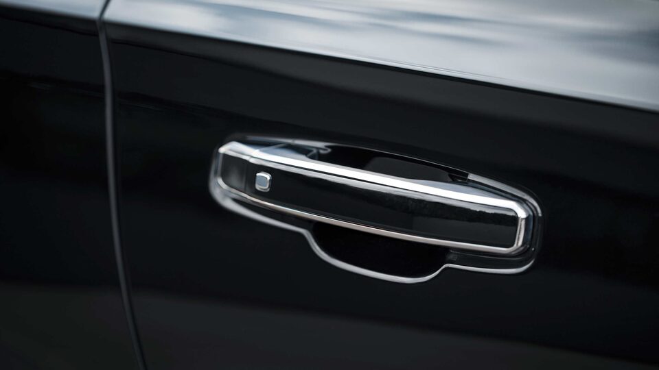 2023-yukon-exterior-keyless-entry