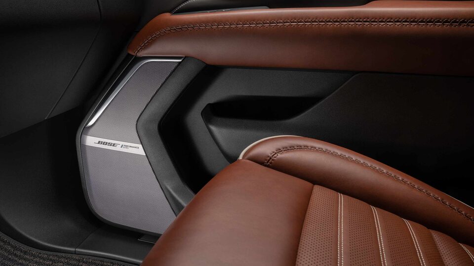 2023-yukon-denali-18-system-speaker-interior