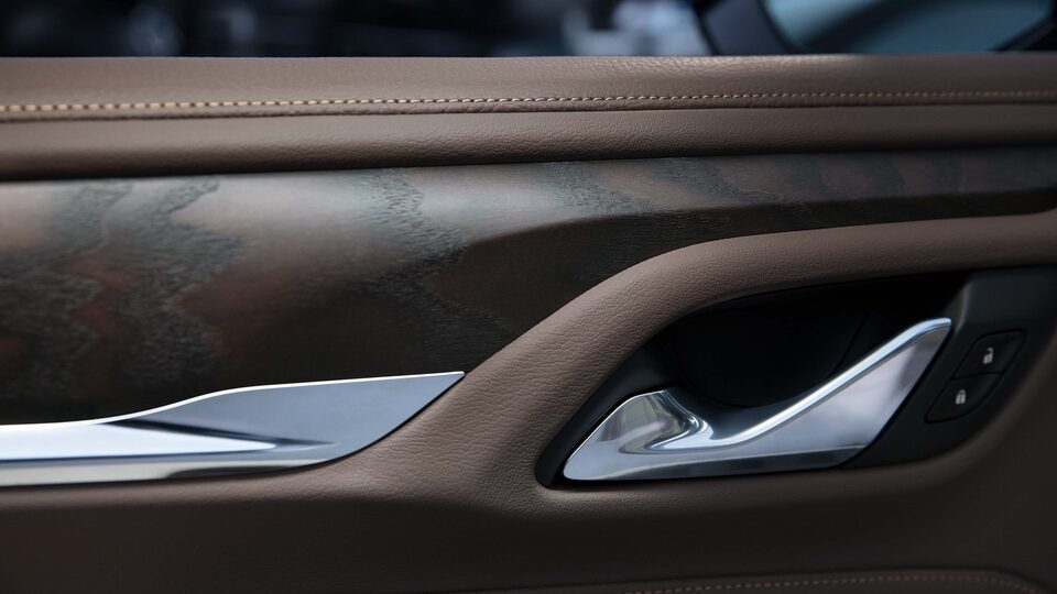 2023-yukon-interior-authentic-wood-details