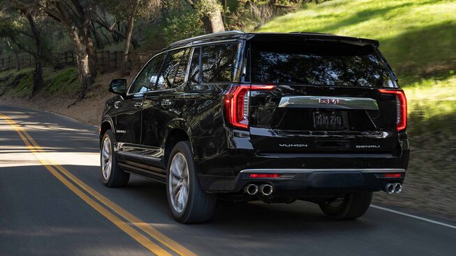 2023-yukon-denali-gallery-exterior-05