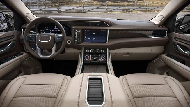2023-yukon-denali-gallery-exterior-07