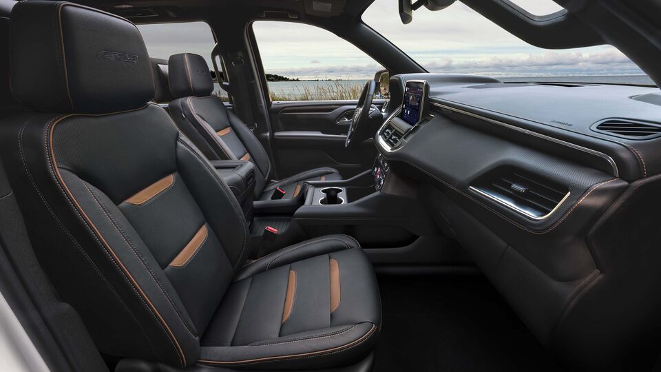  2023-yukon-athletic-at4-interior-2