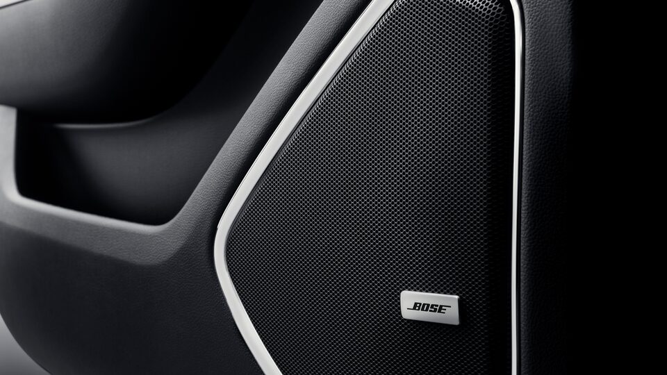 2023-yukon-tech-safety-bose-speaker