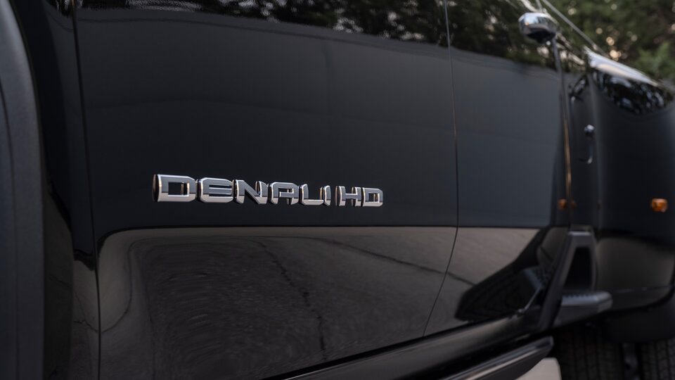 2024-sierra-hd-denali-signature-4