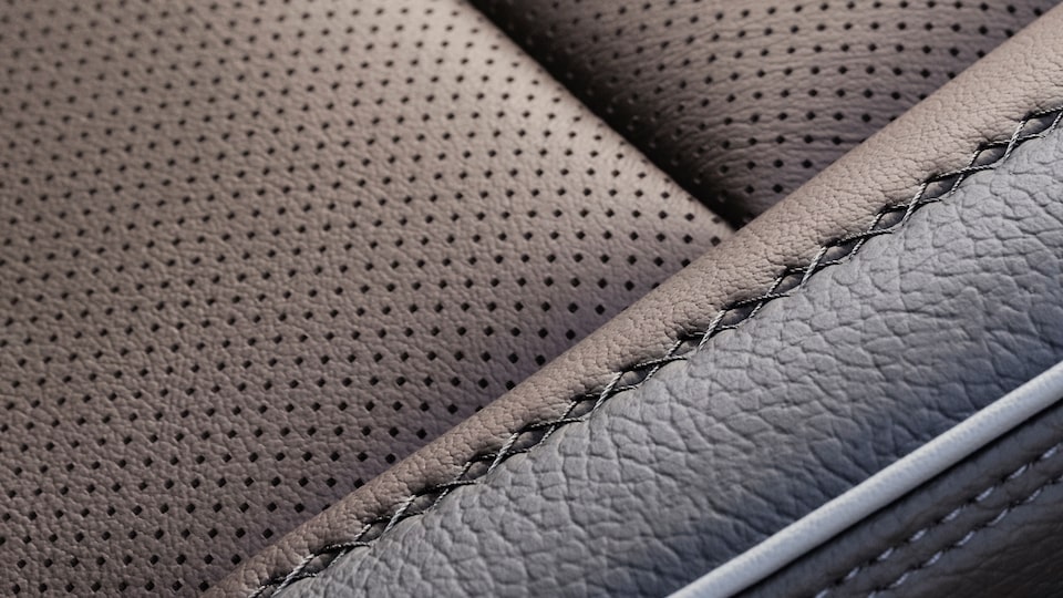 2024-sierra-hd-first-class-interior-2