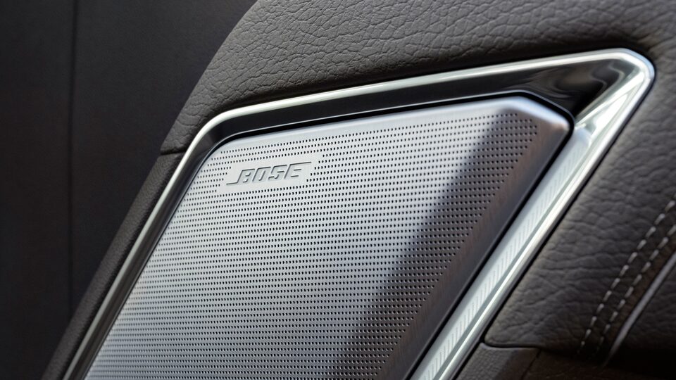 2024-sierra-hd-first-class-interior-4