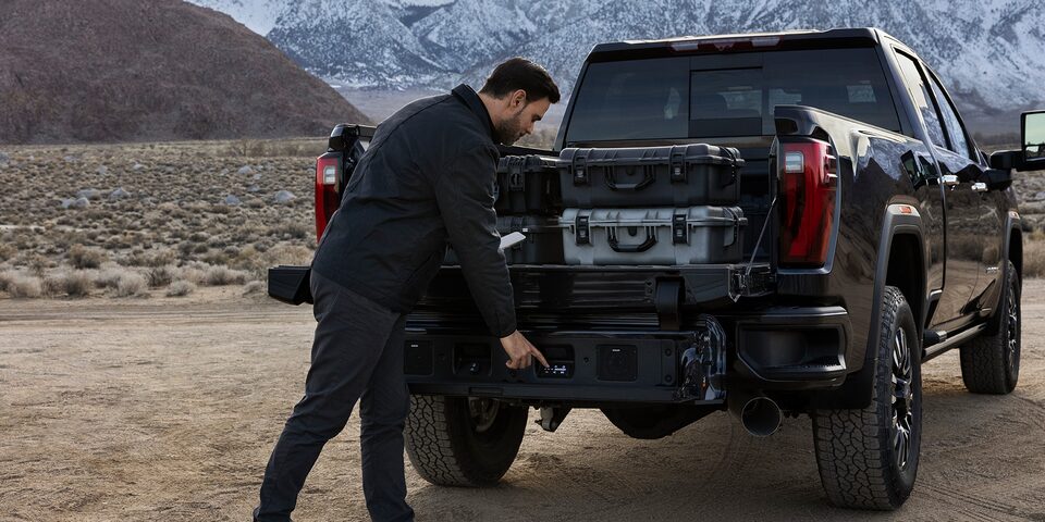 2024-sierra-hd-power-retractable