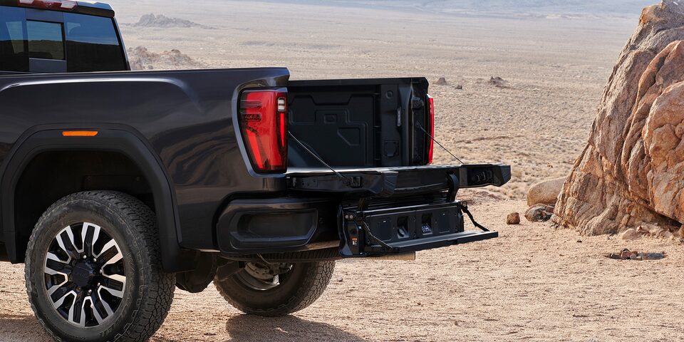 2024-sierra-hd-12.3-diagonal