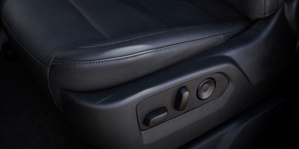 CREW CAB FRONT HEAD AND LEG ROOM