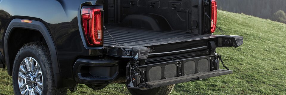 2023-world-first-multi-function-tailgate