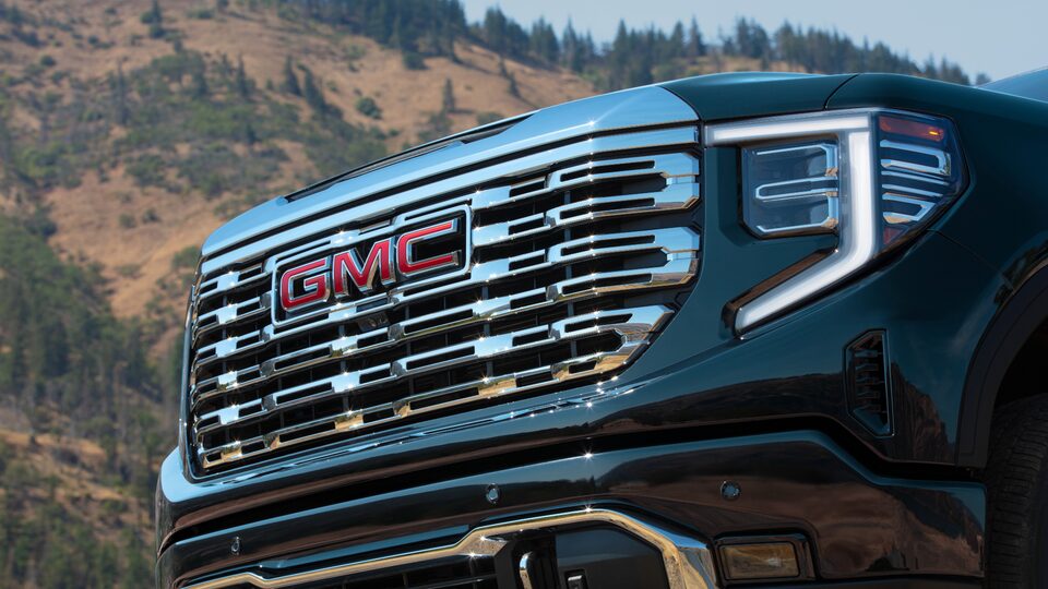 2023-denali-chrome-grille