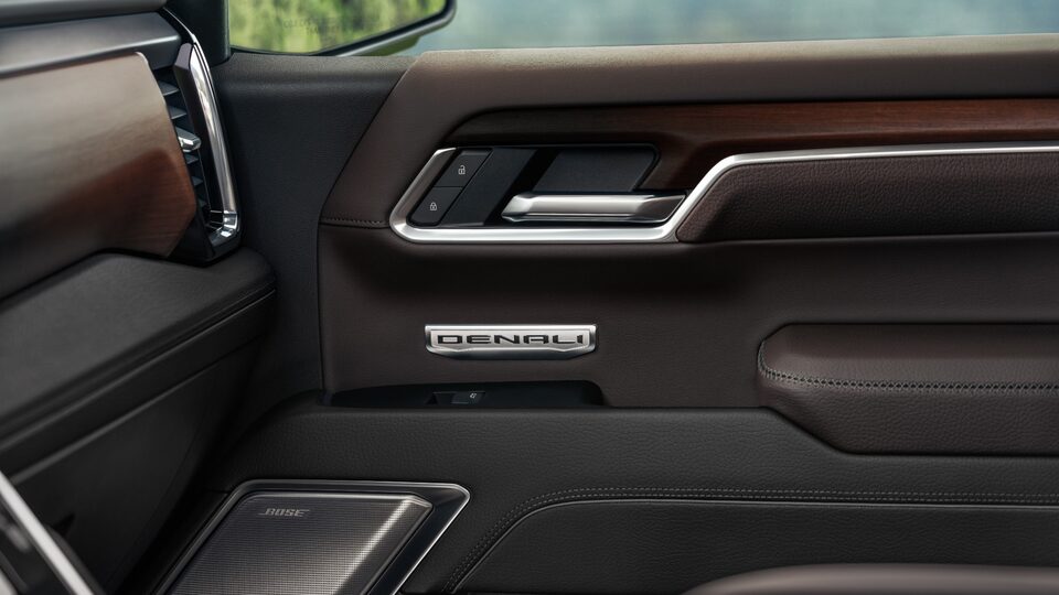 2023-sierra-denali-interior