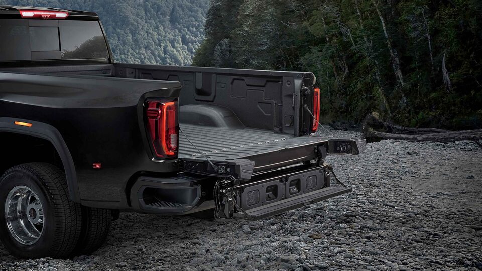 The Six-Function Tailgate of the Sierra HD & the Rear Bumper Cornersteps of the Sierra HD