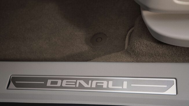  The Real Burnished Aluminum Accents of the 2023 GMC Terrain Denali