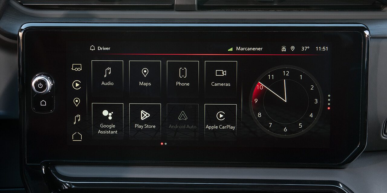 Close-up of the 13.4 Inch Diagonal Premium GMC Infotainment System