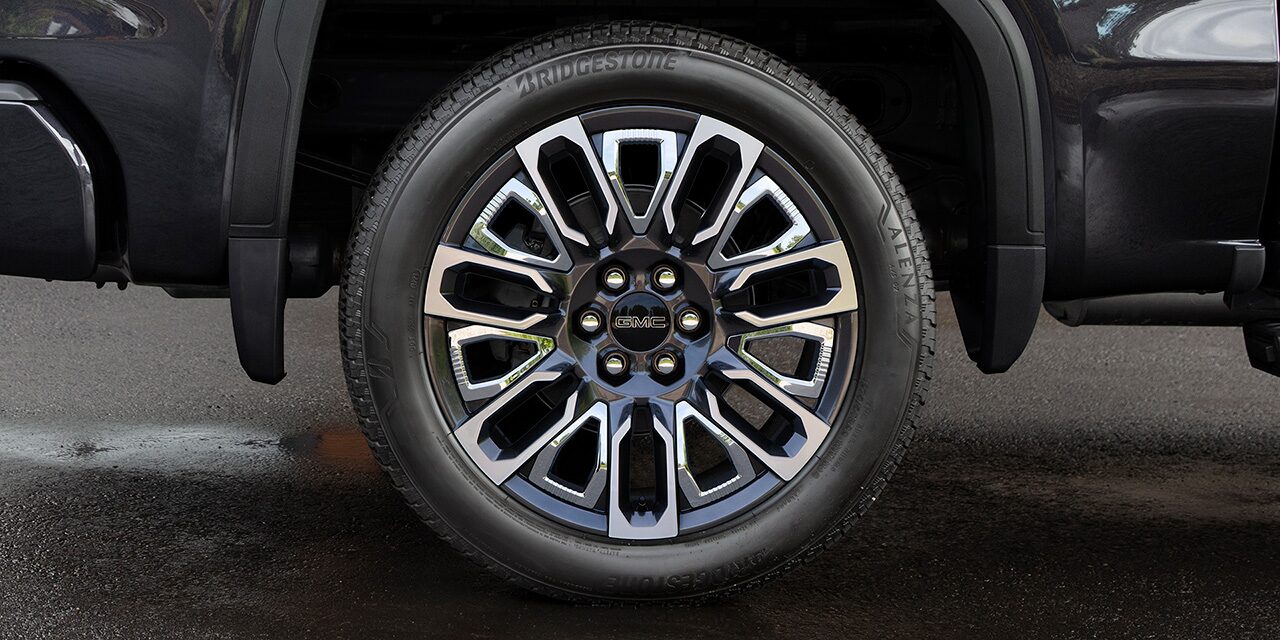 Close-up of the 2026 GMC Denali Ultimate Wheel and Rim